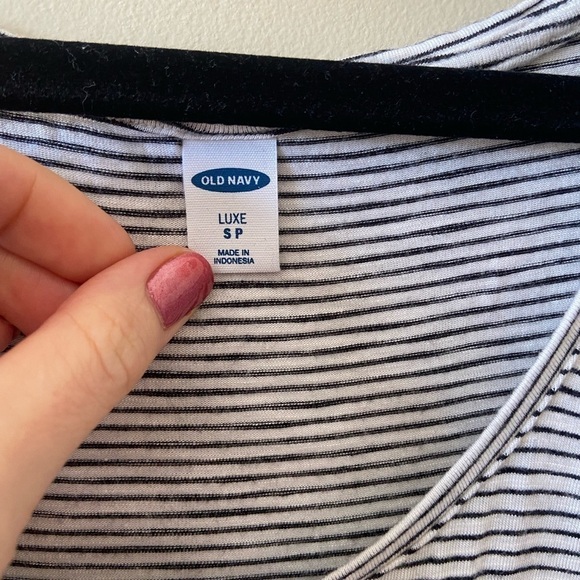 ⭐️2 FOR $20⭐️ Old Navy LUXE Tie Front Striped Tank. Size Small - Picture 8 of 11